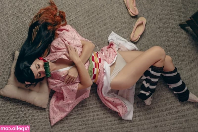 Nancy PlayBetter [ nancy-playbetter ] - I tied myself up and put a vibrator on a rope just high enough that I