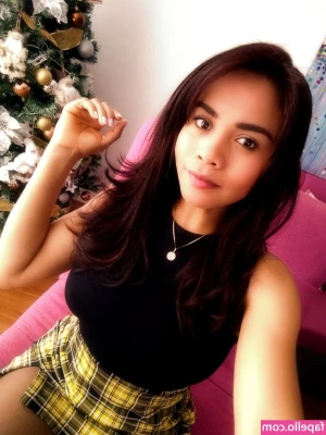 Valentina Ferrer [ valentina-ferrer ] - In 3, 2, 1... My bikini top is gone! Do I look better without it?