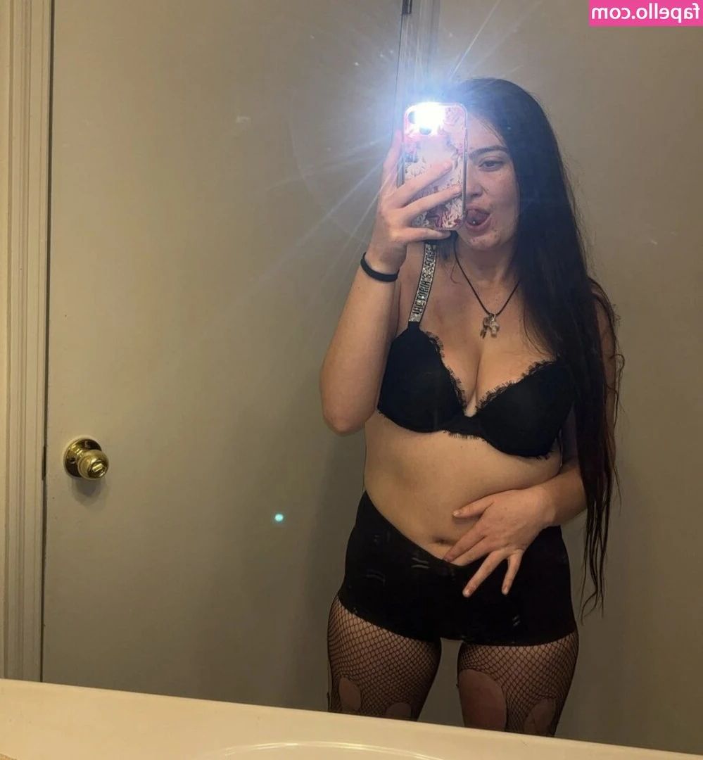 Bella Naugle [ bella-naugle ] - Depilata per il nuovo video che faremo domani💦💦