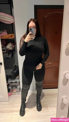 Sindicsgo - It’s too hott for pants hehe 😜