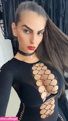 gotwerry - I need a hand to help rub this in 🧴✋
