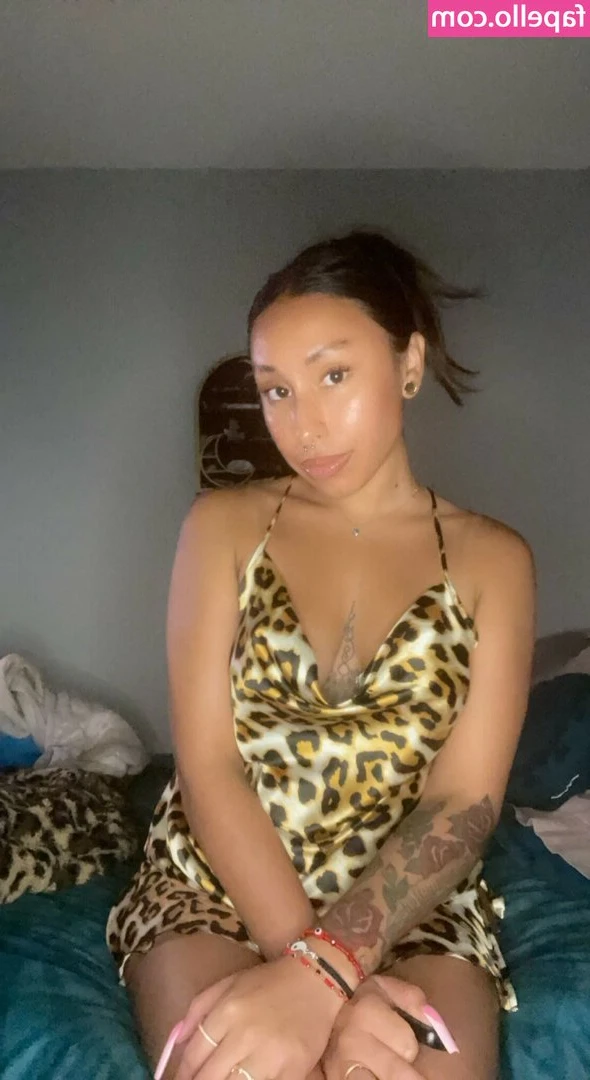 Mama_pita [ mama-pita ] - Got a cute kitty tail plug! I just had to try it on right now but