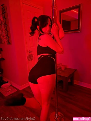 bl0ve3 - Plenty of my ass for ya 💋