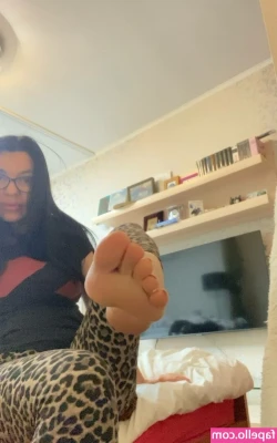Mamaogra - I'm bored let's play