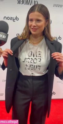 Luisa Neubauer [ luisa-neubauer ] - 🐍 Theres no more obvious role than the cucky beta pet