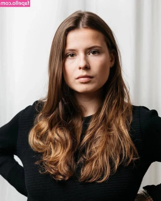 Luisa Neubauer [ luisa-neubauer ] - turtleneck sweaters aren’t always conservative, ya know? 😜