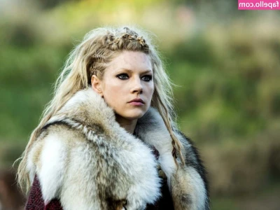 lagertha - Which one would you rather peel off of me, Red or Black and why?