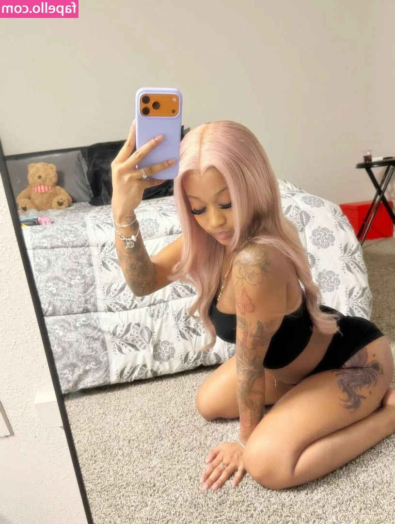 Therealprettylingg__ [ therealprettylingg ] - 🥵lick my souls like a good boy