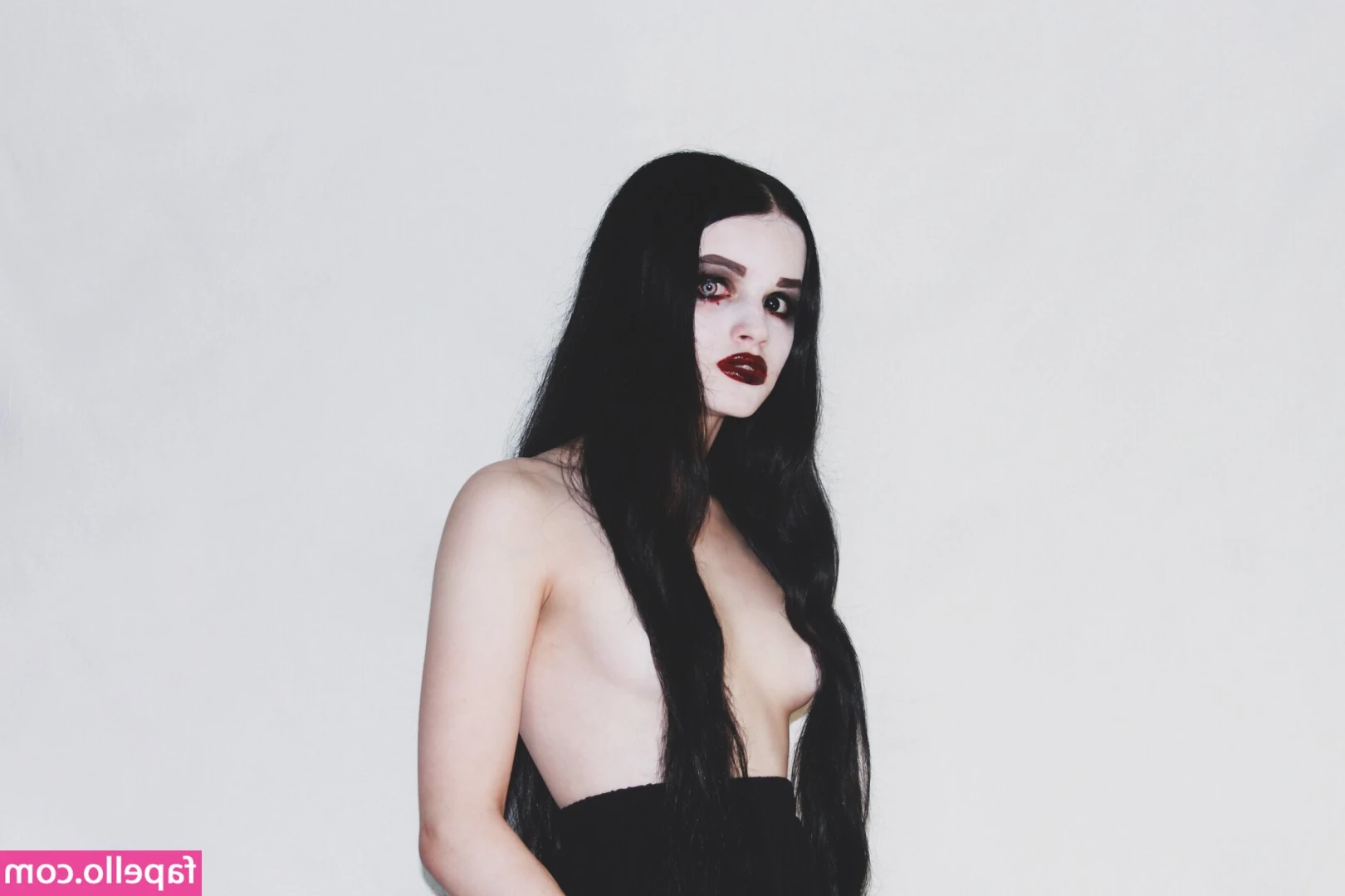 inqueensition - Sometimes the tease is the best part, right?