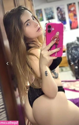 Paulina Gomez Ojeda [ paulina-gomez-ojeda ] - I was thinking maybe I could be your lunch 😜🍑