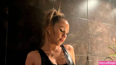 Barby Silenzi [ barby-silenzi ] - Wonderful good morning on a beautiful sunday! Lets smack that booty