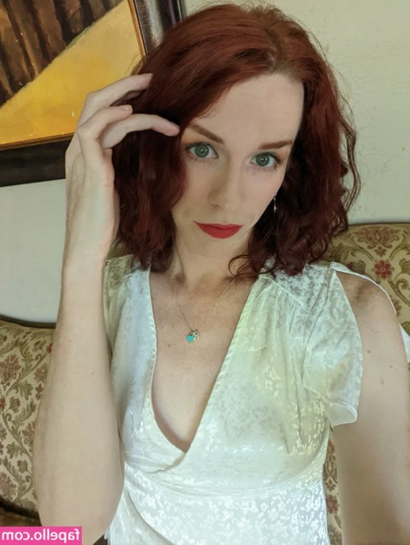 Faye Holloway [ faye-holloway ] - hey baby 😏 what are you thinking about?