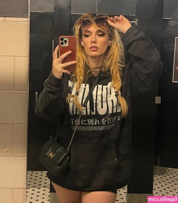 Amber Christman [ amber-christman ] - All my stretch marks have come out of no where!🥰