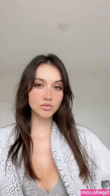 Amy Dangerfield [ amy-dangerfield ] - Think you can hang with me?