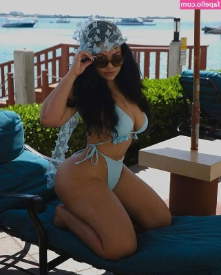 Roxsana Diaz [ roxsana-diaz ] - A little preview of the love coming out tomorrow :)