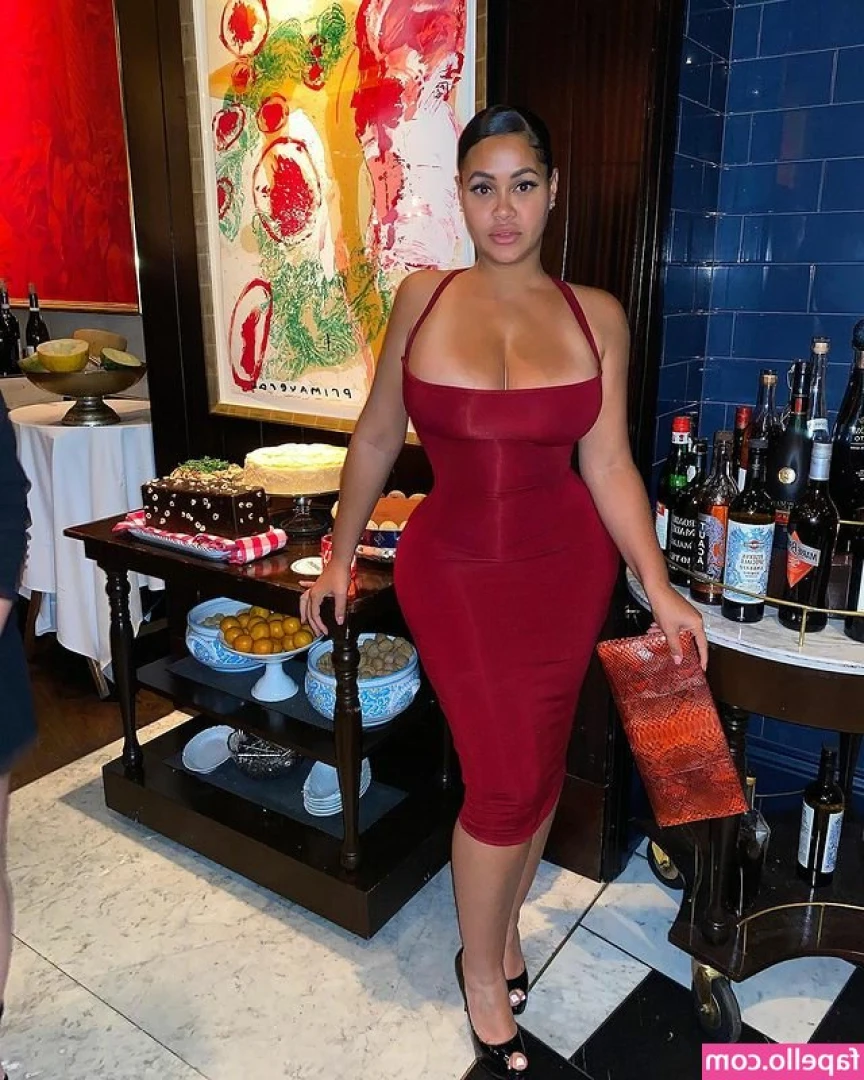 Roxsana Diaz [ roxsana-diaz ] - Wanna hit the club? 😈
