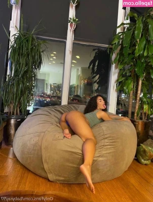 Ravyn Rochelle [ ravyn-rochelle ] - Don’t forget to join me on my live tonight from 5:30-6:30 with