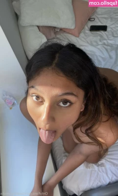 peachyneeshx - Cum catch it