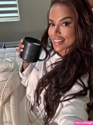 brunettebarbie.ve [ brunettebarbie-ve-8 ] - Rip my panties off 🥵