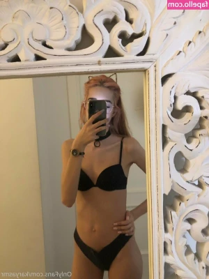 kvry22 - Jeweled booty