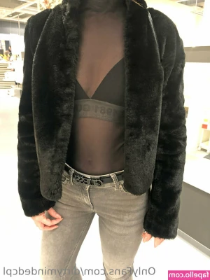 dirtymindedcpl - Can you make me 𝘴𝘲𝘶𝘪𝘳𝘵 HARD? Slide into my DMs💋