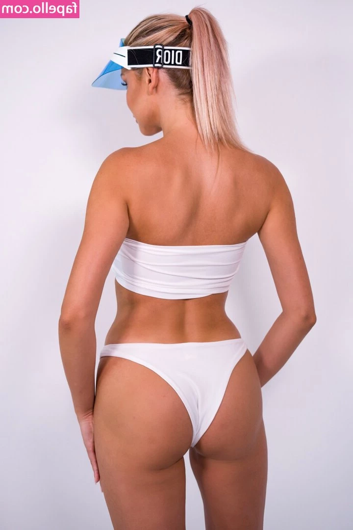 Ola Ciupa [ ola-ciupa ] - Feeling relaxed and positive   And horny