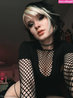 bunnicrypt - Lazy Sunday mornings in bed are the best x