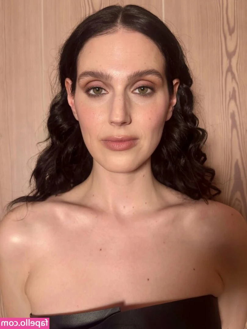 Eva Victor [ eva-victor ] - i wanna get freaky on camera 😈 i’m making customs today, make my