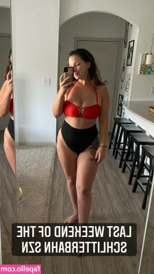 Kayla_rejane [ kayla-rejane ] - 15 pic set Going for that mature office milf kind of look. Does this