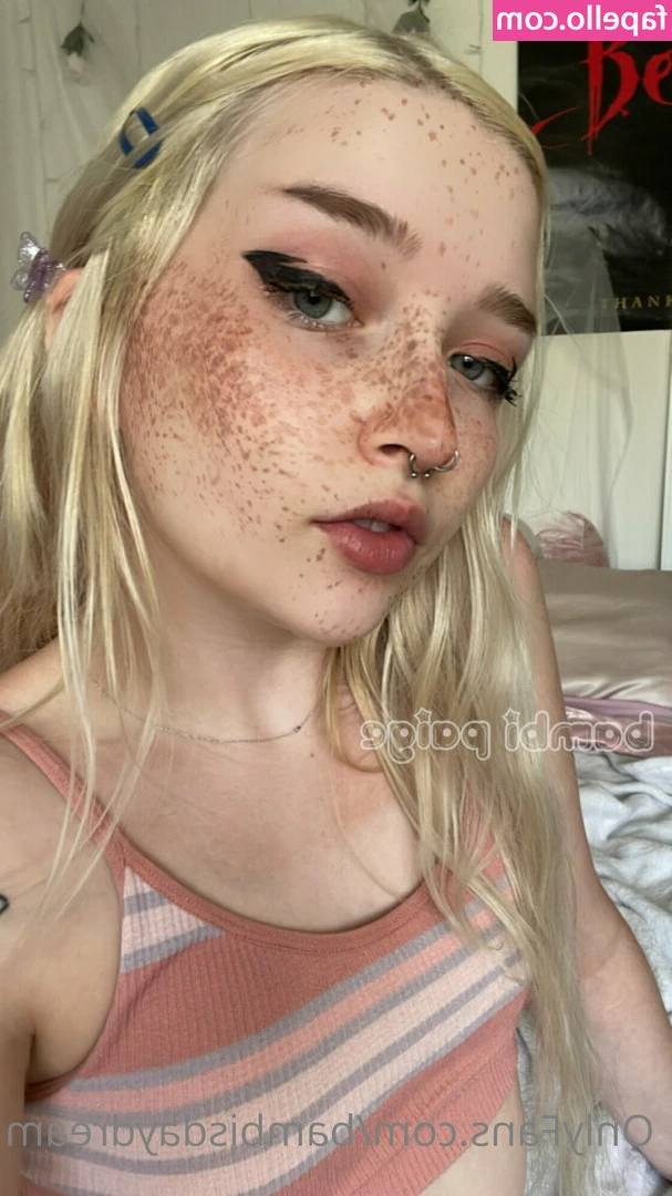 bambi_paige [ bambi-paige-1 ] - Having a peach of a morning so far! How about yall?? 😜