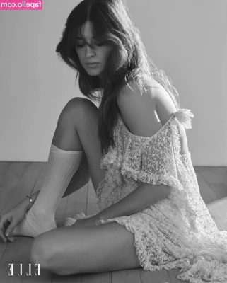 Daisy Edgar-Jones [ daisy-edgar-jones ] - Hola cariño querés divertirte     Hello darling  do you want to