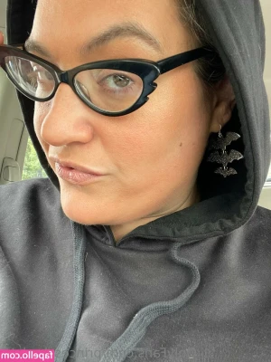 princessharlot7 - Suck his nut from my cunt or add to it?!