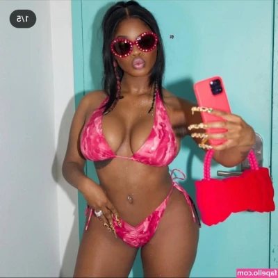 City Girls [ city-girls ] - I wana see ya walk 👟 walk 👟 walk 👟 🙃