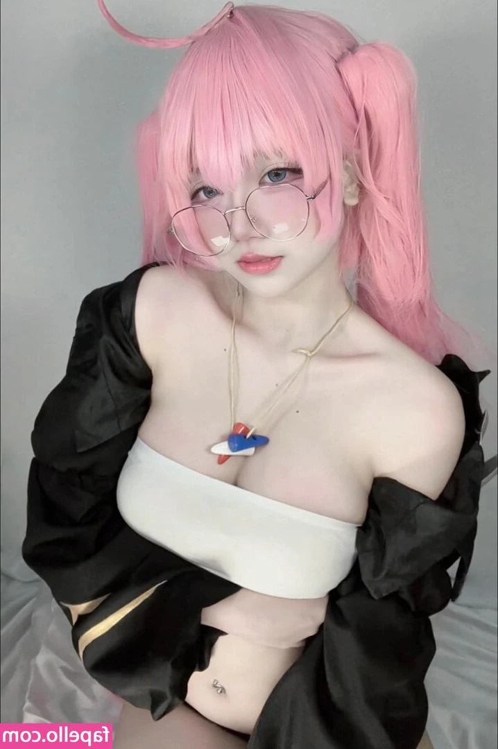 Fugiki Eiji [ fugiki-eiji ] - Which looks tastier? Me or a glazed donut?