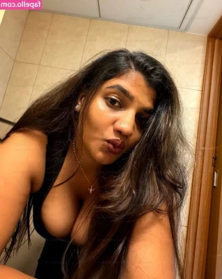 Storiesofsara__ [ storiesofsara ] - Nice & slow lil tease 😉