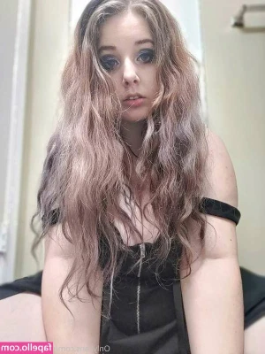 Madimoon - I love to give head, you know that. I should do a blowjob