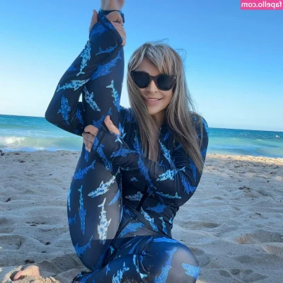 Cynthia Rothrock [ cynthia-rothrock ] - grab them while i drive?