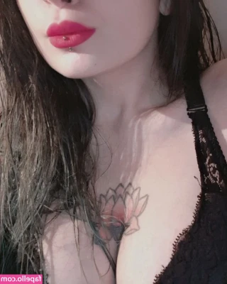 Melisa Peralta [ melisa-peralta ] - Ready to shoot your big load over my tits? 😈