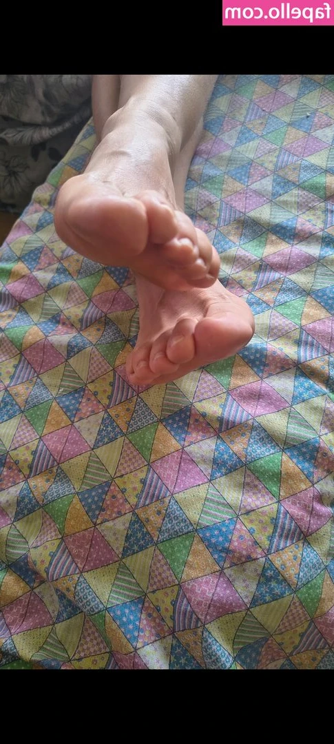 Pezinhos Da Minha Tia [ pezinhos-da-minha-tia ] - Preview of me topping