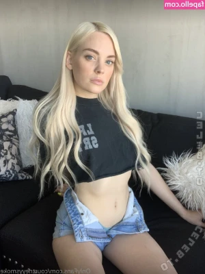 Courtneyysmoke [ courtneyysmoke-2 ] - If I could, I'd be naked 24/7