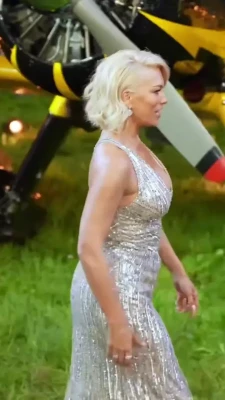 Hannah Waddingham [ hannah-waddingham ] - I’ll bite your tongue