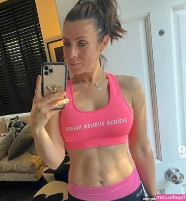 Kym Marsh [ kym-marsh ] - I m ready to be filled up  Who s up for the job