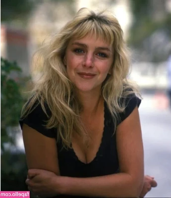 Leslie Ash [ leslie-ash ] - do you like a skinny body?