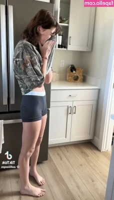 Juicybooty3000 - imagine running into me at the park…