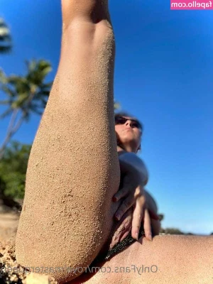 royalmasterqueen - Cumming with my boy feet @flickreis  🔥🔥🔥