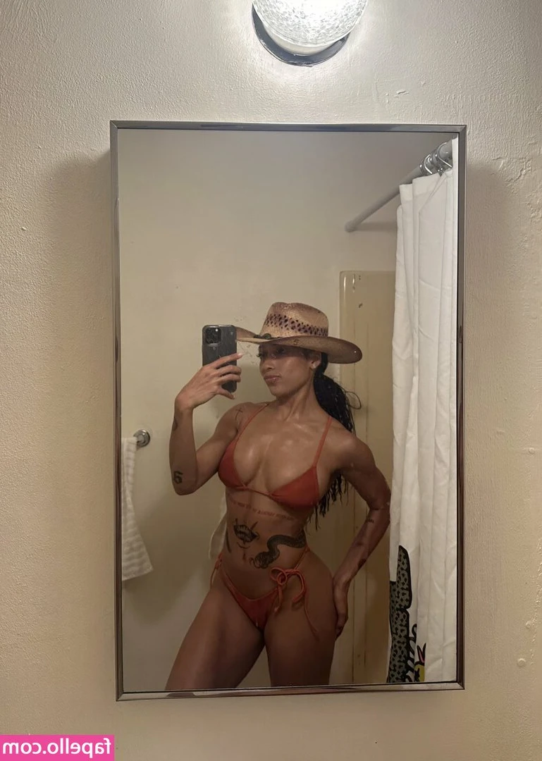 solesndsouls // Praying Mantis [ solesndsouls-praying-mantis ] - What do you think of my new micro bikini? Some people couldn't stop
