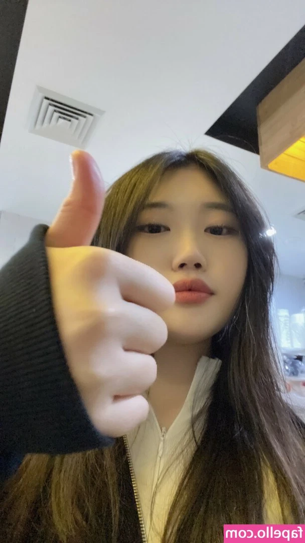 arikills - I’m ready to be used and fucked👉👈🥵🥰 feeling submissive