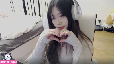 arikills - That fat round booty and those hands are magic  Full massage video