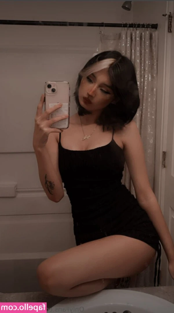 Mya Zapata [ mya-zapata ] - Daily Titties 🍒   Tell me…do they look big to you?  I’ll be