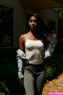 Ebony Jones [ ebony-jones ] - Is this just the best fucking site you've ever seen?!?!?!??! 😍